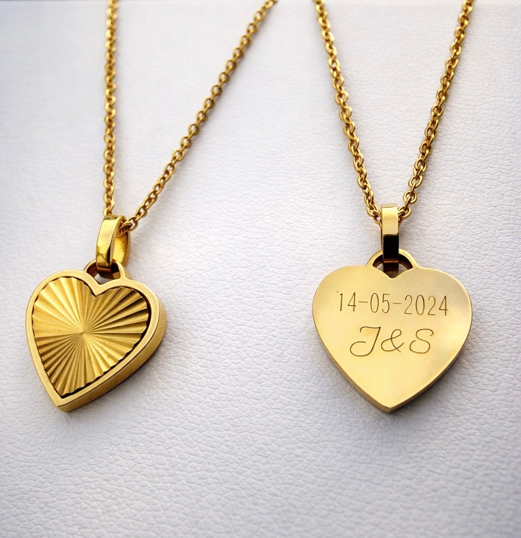 Sunray heart necklace gold - worn