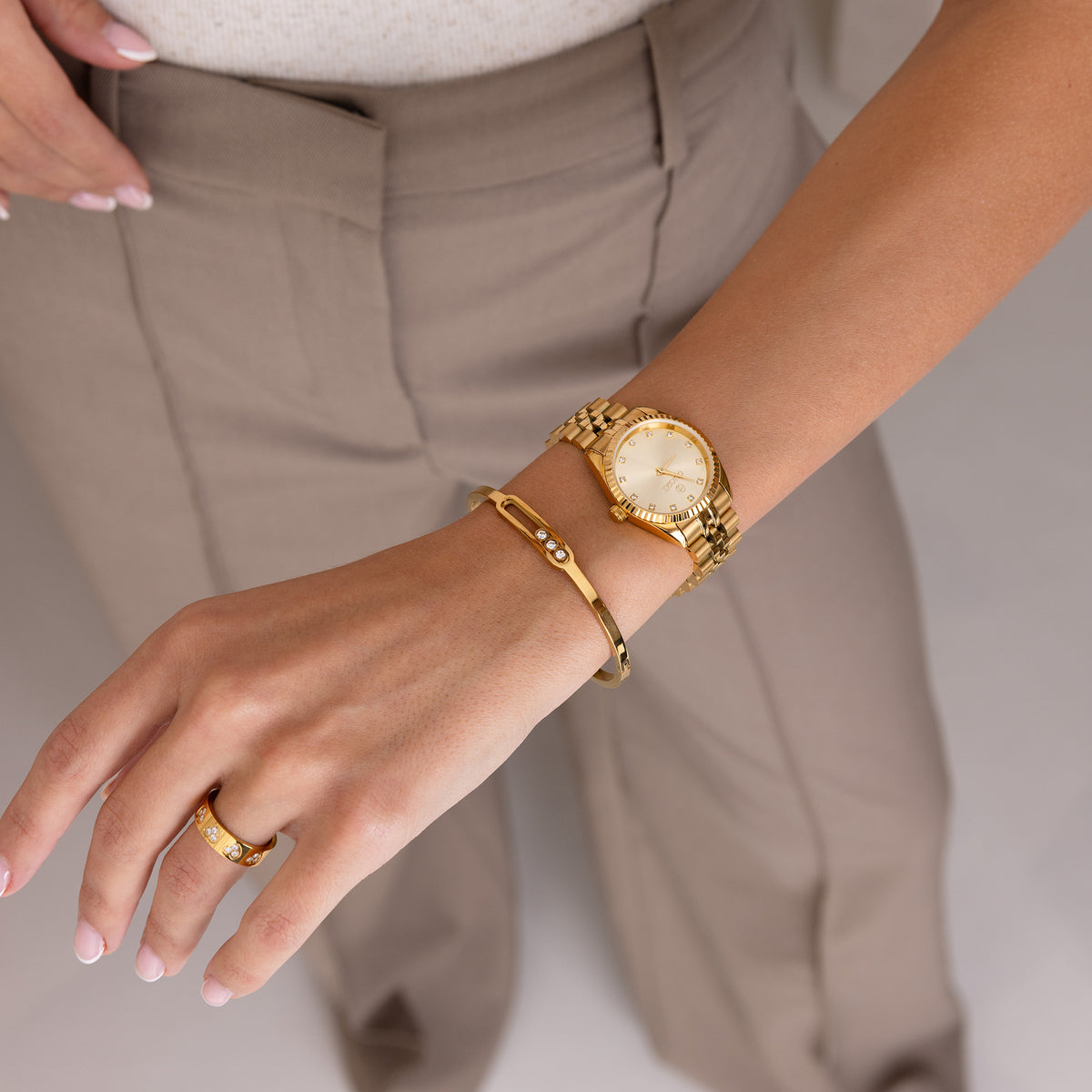 Signé watch gold