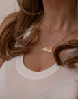 Vivola name necklace gold